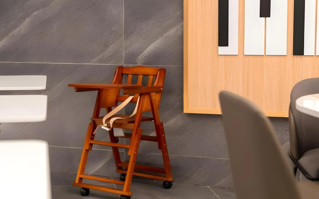 Homeinn Plus Hotel (Wuxi Luoshe Huishan High-Speed Railway Station)