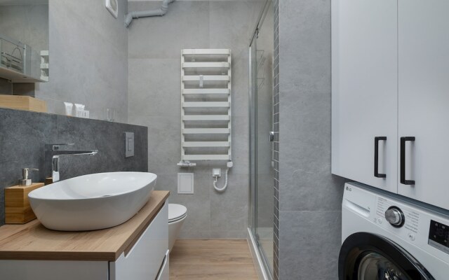 Mountain Corner Apartment by Renters