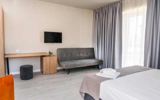 Nayino Resort Mamaia Nord