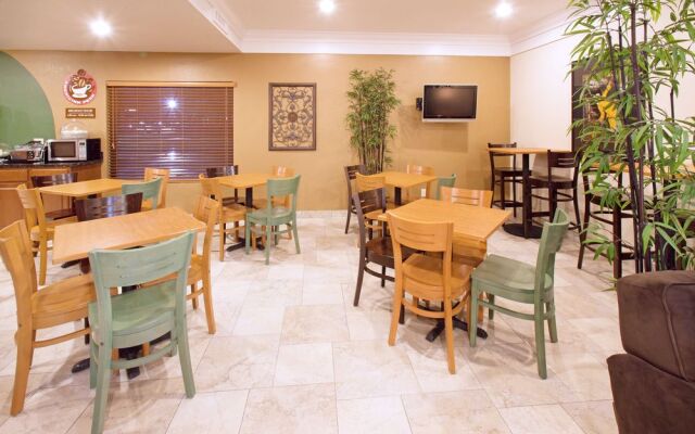 AmericInn Hotel & Suites Johnston