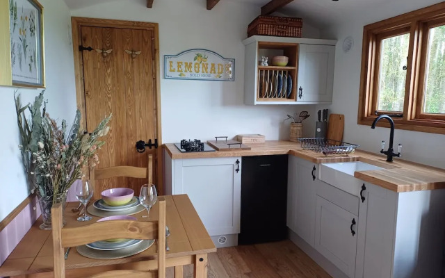 The Heartwood - Luxury Cabin Near York