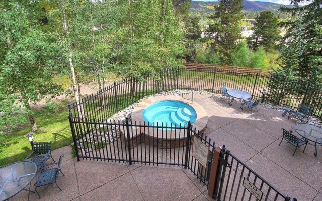 Mountain Thunder Lodge 1209 2 Bedroom Condo by RedAwning