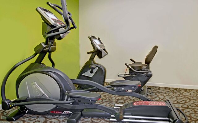 Super 8 By Wyndham Ogden