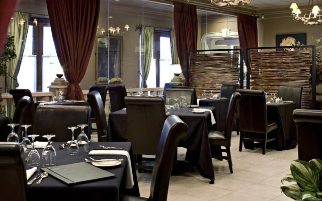 Carriage House Hotel & Conference Centre