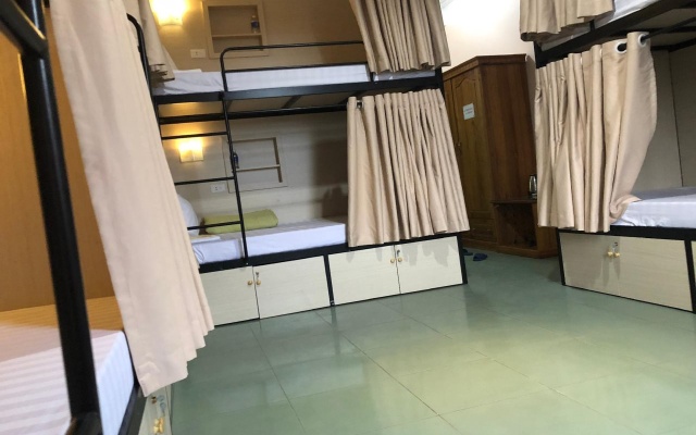 Thong Nhat 2 Hotel – Guest Rooms – Ha Long