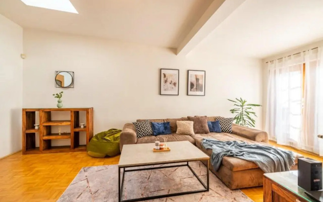 Templová 7 - Old Town Large Apartment with Terrace