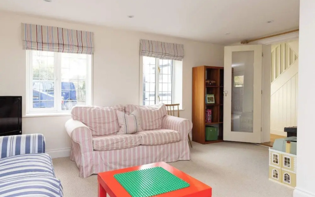 Spacious Coastal Family Home Sleeps 8