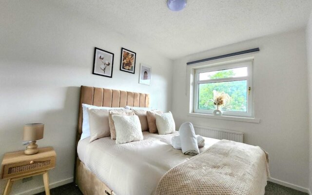 Quirky Home Quiet Neighbourhood