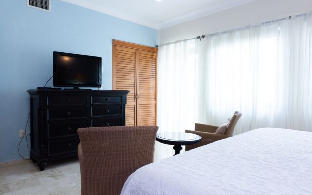 Royal Palms 8 2 Bedroom Condo by RedAwning