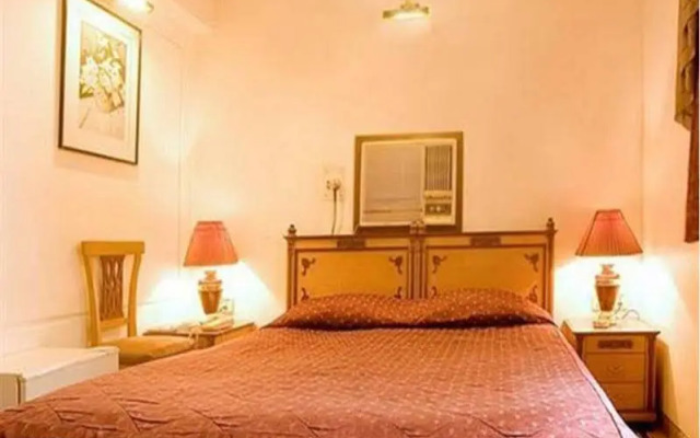 Hotel Benzy Palace