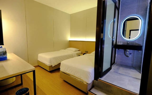 Ming Paragon Hotel