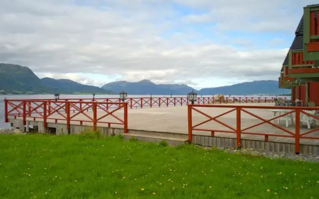 Tomrefjord Seacabin & Marina