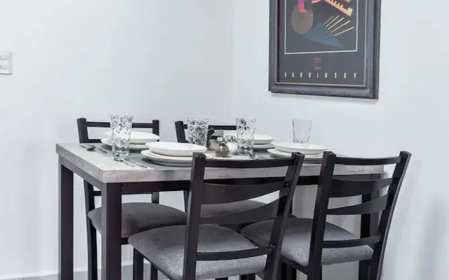 Departamento Centro, 2hab, 1 sofácama, 2 baños by Mty. Living T402