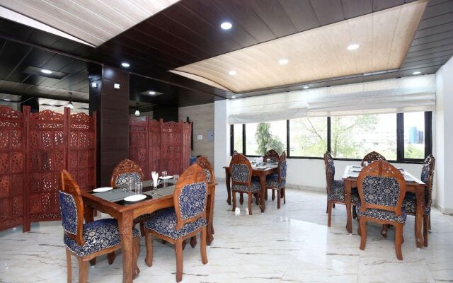 OYO 12767 Hotel Grand Chinar