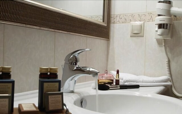 Select Hotel