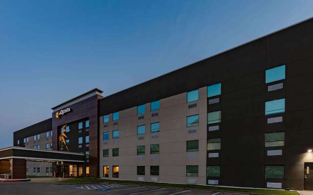 La Quinta Inn & Suites by Wyndham Houston Southwest