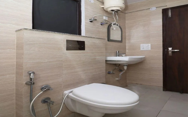 Mayesha Residency by OYO Rooms