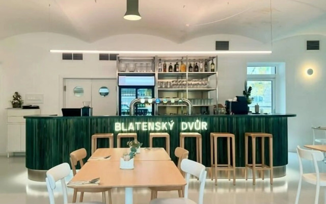 Penzion a restaurace Blatenský dvůr