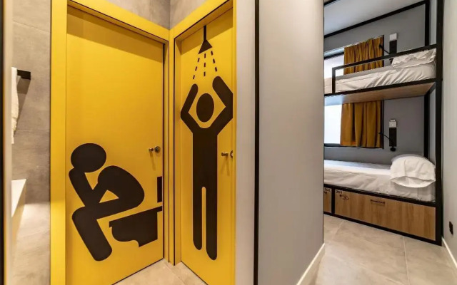 Petit Hostel La Latina - Adults Only