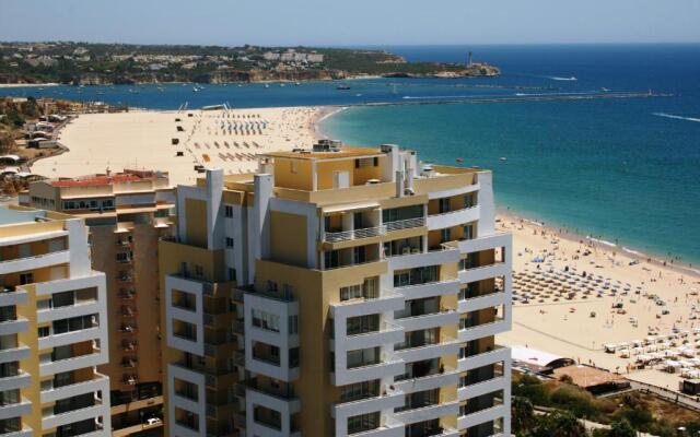 Dom Elena - Jardins Da Rocha