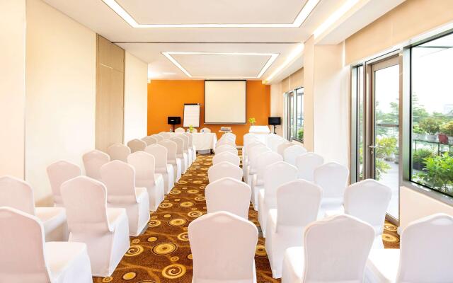 ibis Saigon South