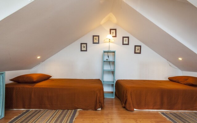 Charming Historic 2nd Floor Sea View Apartment