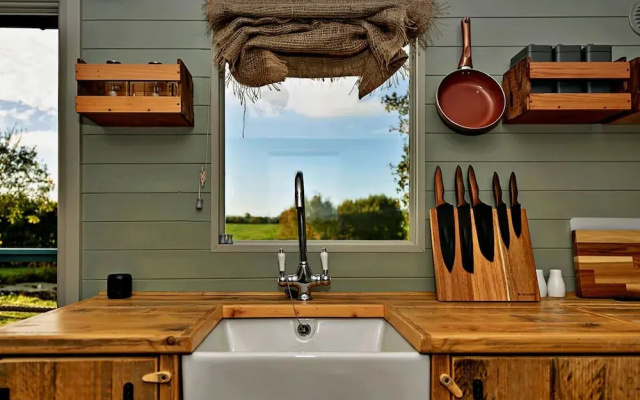 Pet-friendly Rural Retreat in Wales, No Deposit