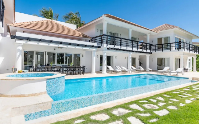 Lake View Villa