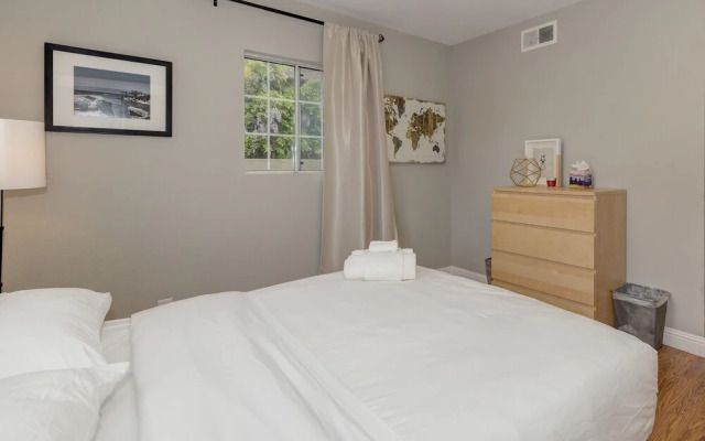 Cozy 2bd House, Minutes From Fb And Stanford Univ! 2 Bedroom Home by RedAwning
