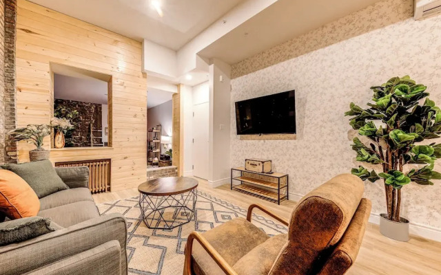 Bohemian Vieux Quebec Two Bedroom