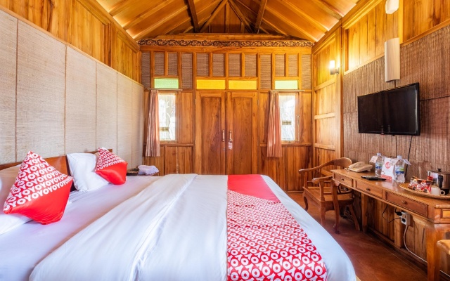 OYO 1347 Joglo Garut Cottage Syariah – Guest Rooms – Garut
