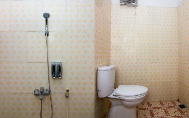 OYO 2421 Joglo Guest House Syariah