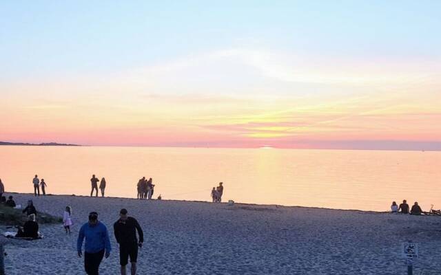 Sea View E&J Paul Comfortable Vacation Home