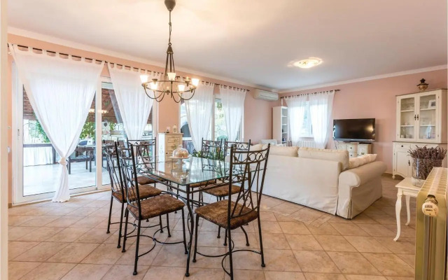 Four-Bedroom Holiday Home in Kastel Novi