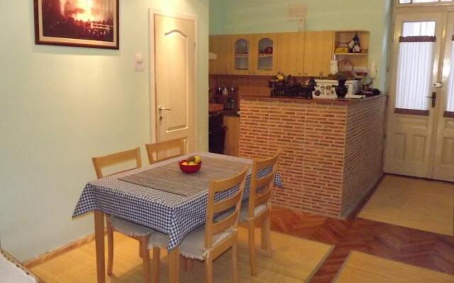Nikola's Guesthouse