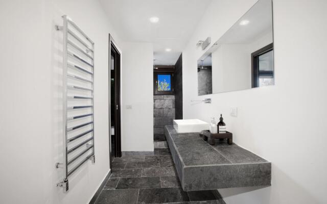 Beautiful Modern Villa With Jacuzzi and Sea-view-villa Delle Sirene