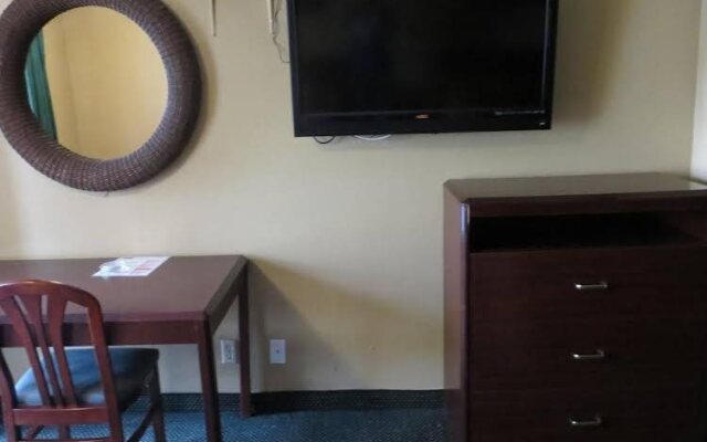 Econo Lodge Airport