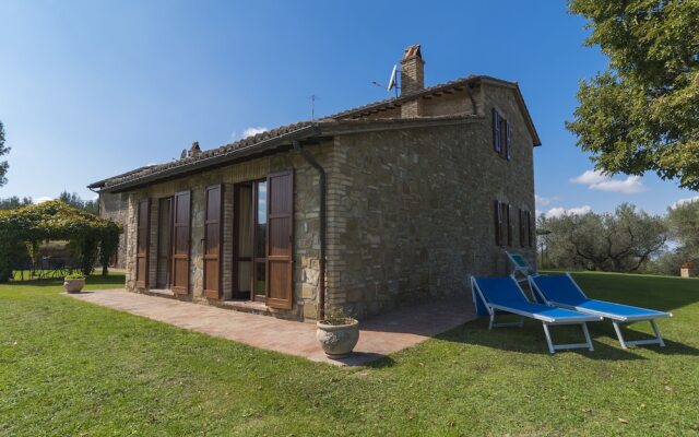 6 Bedrooms Umbrian farmhouse