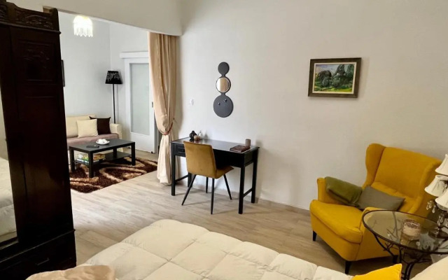 Cozy House with Backyard at Iraklio Attikis