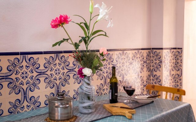 C01 - Historical Central House