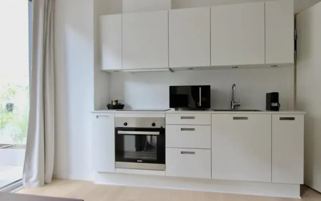 Cool Studio Apartment w Private Terrace