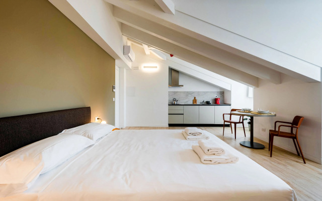 Domo Premium Apartments - Trieste Mazzini