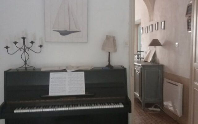 Le Patio Des Cigales