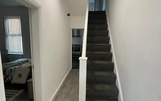 Luxe Spacious 5-bed House in Liverpool