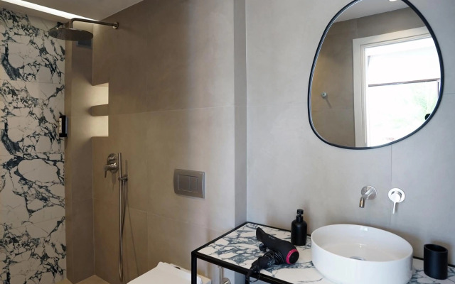 Lato Hotel