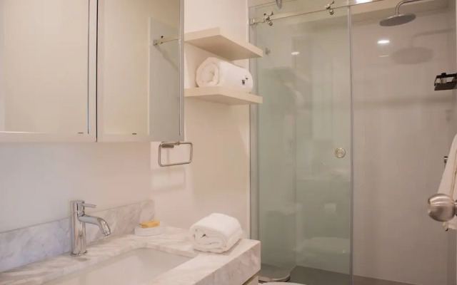 w Amazing 2BR w Balcony in San Isidro