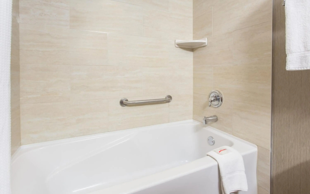 Canmore Inn & Suites