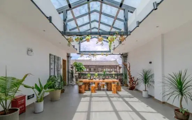 Jianshui Jingyi Time Inn
