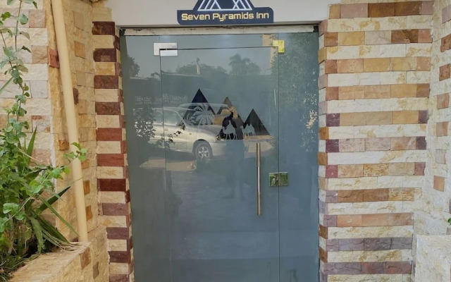 Seven Pyramids Inn