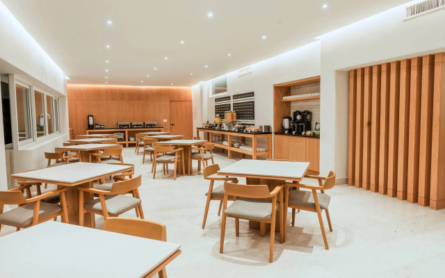 Comfort Inn Puerto Vallarta Golfside & Marina